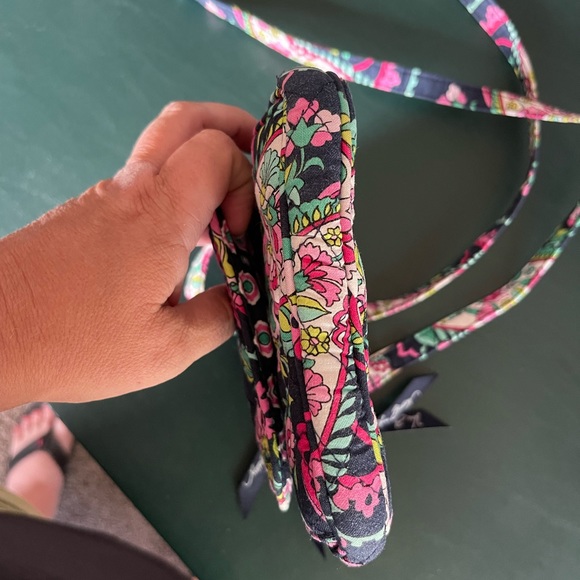 Vera Bradley crossbody purse - Picture 6 of 16